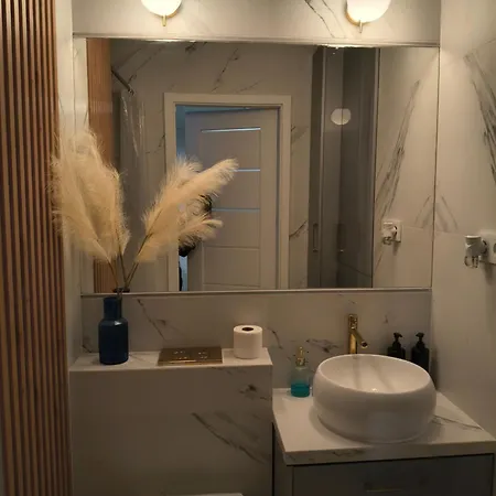 Blue Royal Luxury Z Hbo Max - Netflix * Tarnów